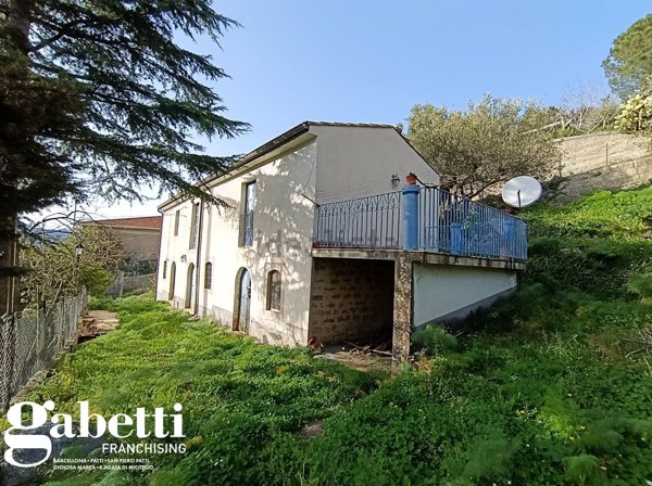 casa indipendente in vendita a San Piero Patti