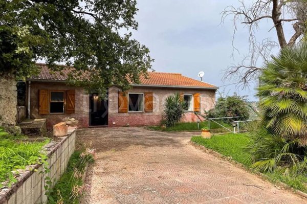 appartamento in vendita a San Salvatore di Fitalia