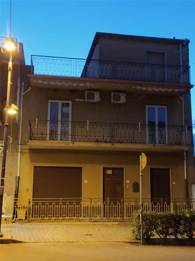 casa indipendente in vendita a San Salvatore di Fitalia