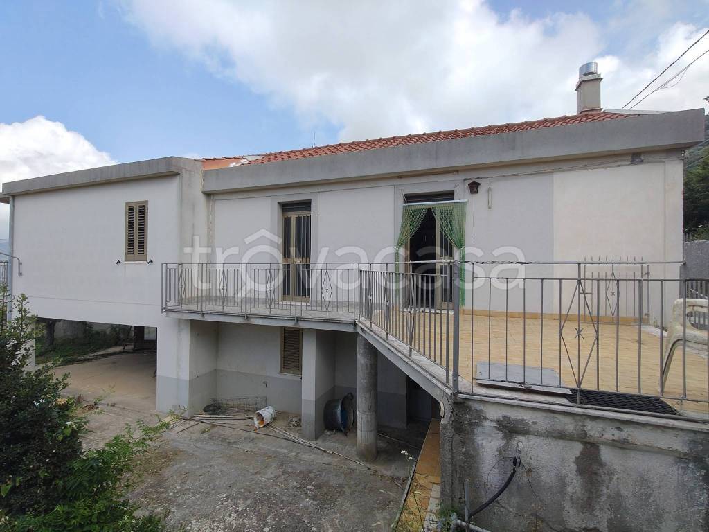 casa indipendente in vendita a San Salvatore di Fitalia in zona Sant'Antonio