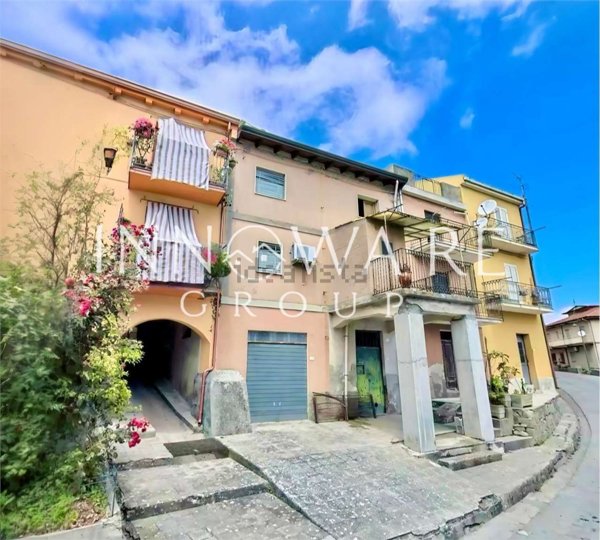 casa indipendente in vendita a San Salvatore di Fitalia