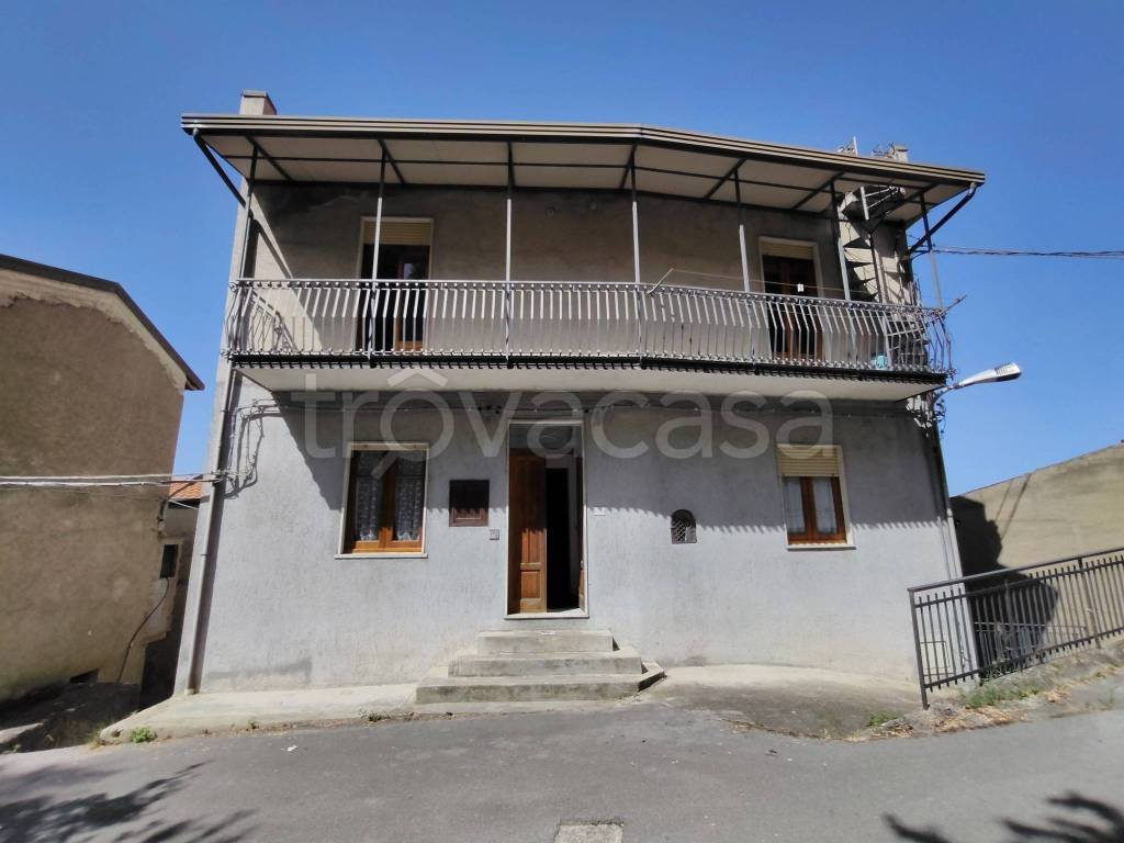casa indipendente in vendita a San Salvatore di Fitalia in zona Scrisera