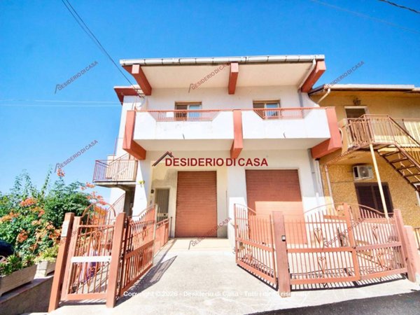 intera palazzina in vendita a San Salvatore di Fitalia
