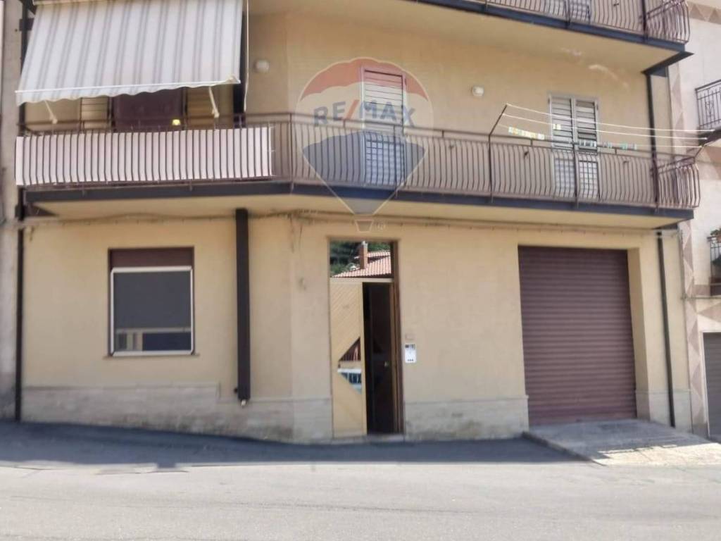 casa indipendente in vendita a Santa Domenica Vittoria