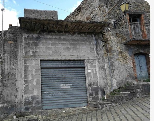 casa indipendente in vendita a Santa Domenica Vittoria