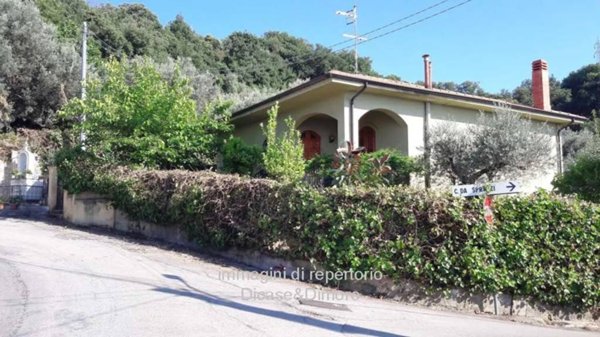 casa indipendente in vendita a Sant'Agata di Militello