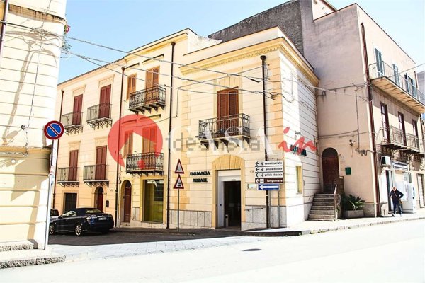 locale commerciale in vendita a Sant'Agata di Militello