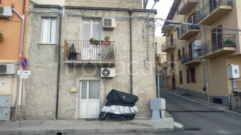 casa indipendente in vendita a Sant'Agata di Militello