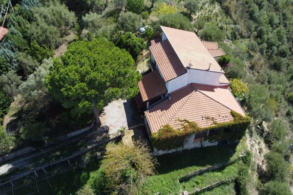 casa indipendente in vendita a Sant'Agata di Militello