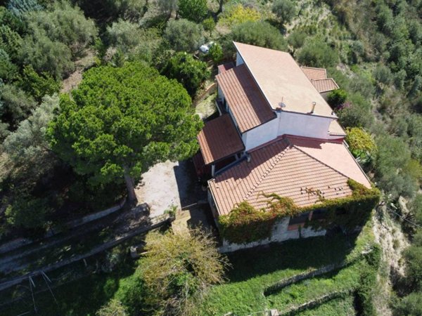casa indipendente in vendita a Sant'Agata di Militello