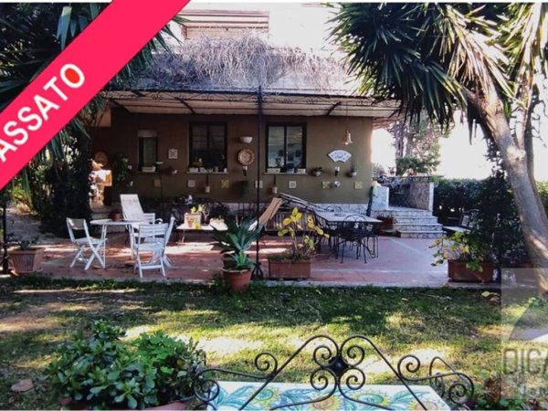 casa indipendente in vendita a Sant'Agata di Militello