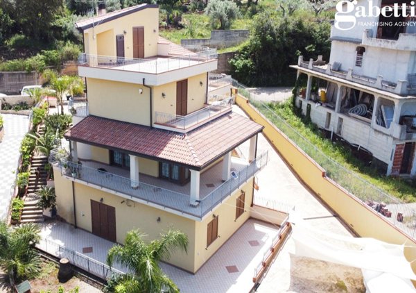 casa indipendente in vendita a Sant'Agata di Militello