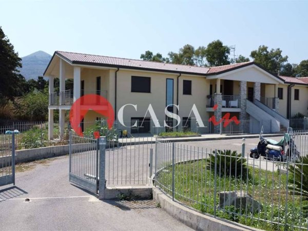 casa indipendente in vendita a Sant'Agata di Militello