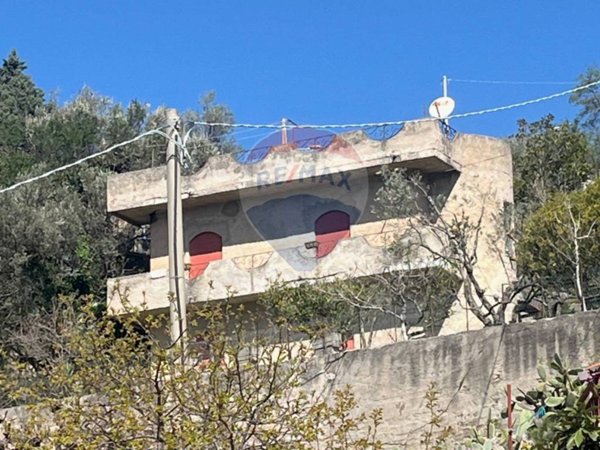 casa indipendente in vendita a Sant'Agata di Militello