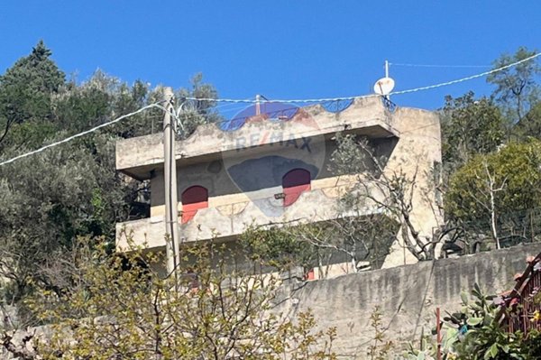 casa indipendente in vendita a Sant'Agata di Militello