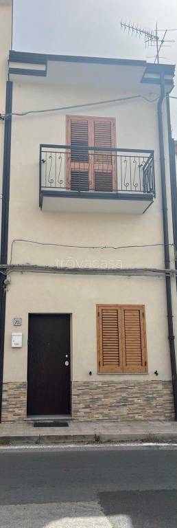 casa indipendente in vendita a Sant'Agata di Militello