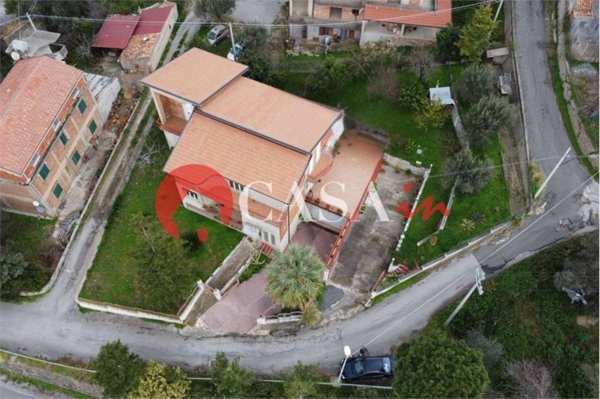 casa indipendente in vendita a Sant'Agata di Militello