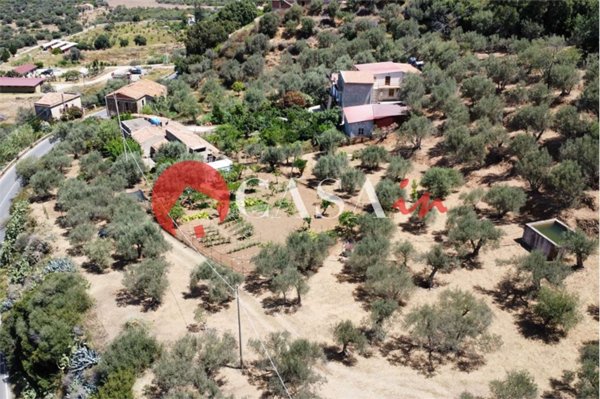casa indipendente in vendita a Sant'Agata di Militello