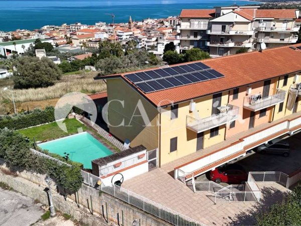 casa indipendente in vendita a Sant'Agata di Militello