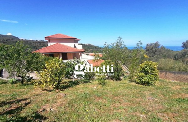casa indipendente in vendita a Sant'Agata di Militello