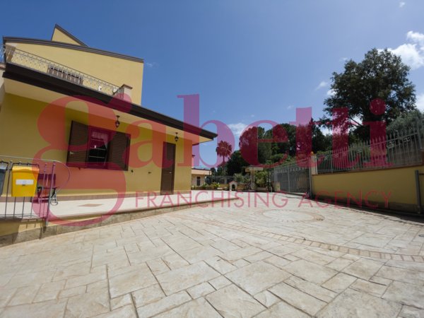 casa indipendente in vendita a Sant'Agata di Militello