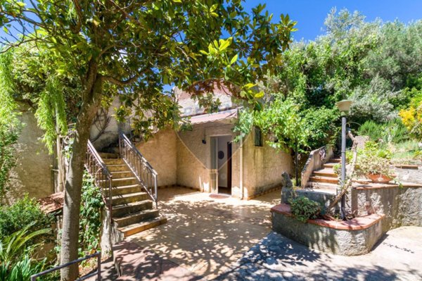 casa indipendente in vendita a Sant'Agata di Militello