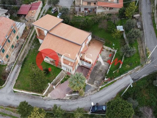 casa indipendente in vendita a Sant'Agata di Militello