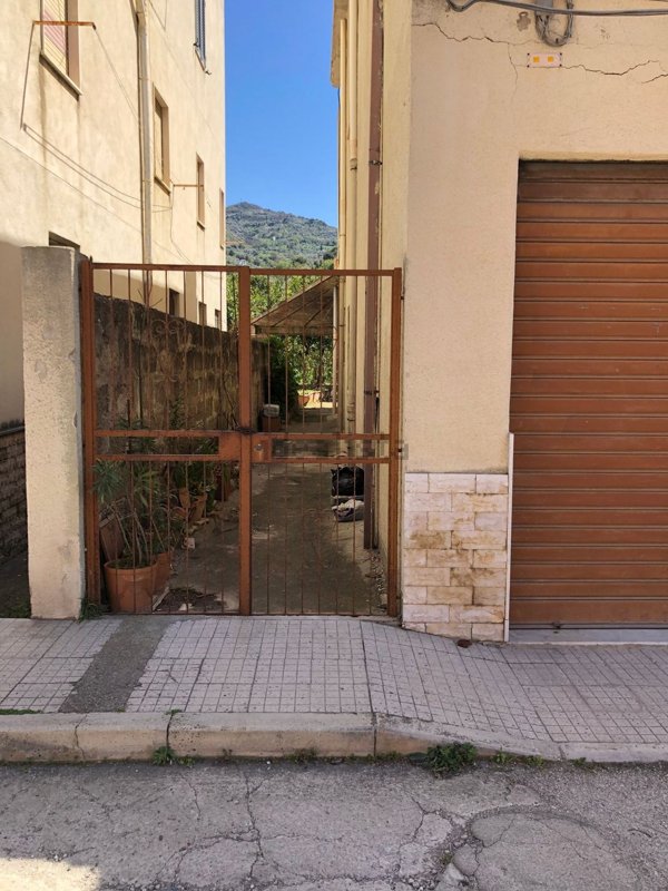 casa indipendente in vendita a Sant'Agata di Militello