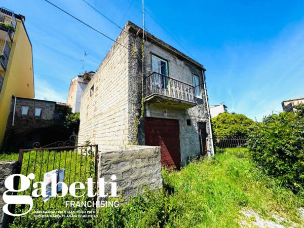 casa indipendente in vendita a Sant'Agata di Militello