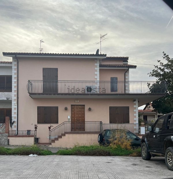 casa indipendente in vendita a Sant'Agata di Militello