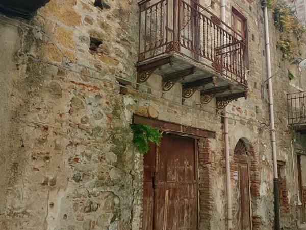 casa indipendente in vendita a Sant'Agata di Militello