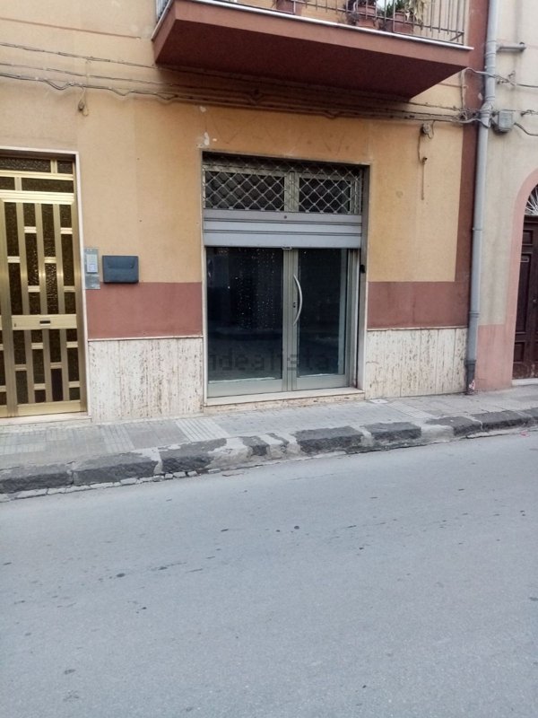 negozio in vendita a Sant'Agata di Militello