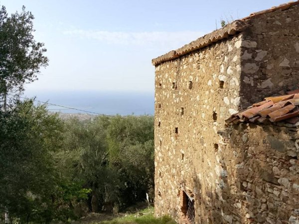 casa indipendente in vendita a Sant'Agata di Militello