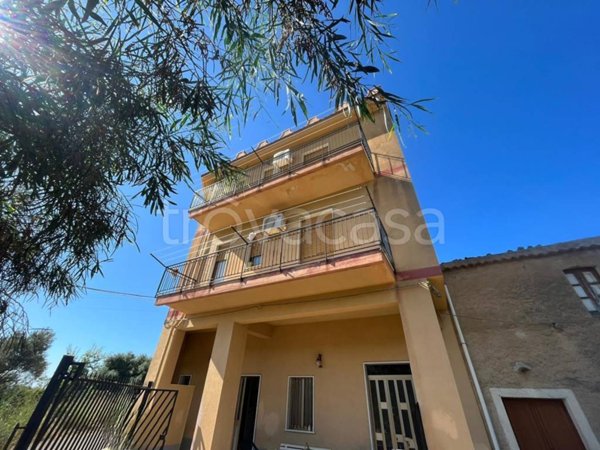 casa indipendente in vendita a Sant'Agata di Militello