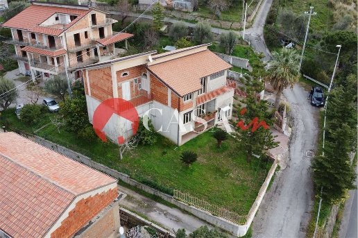 casa indipendente in vendita a Sant'Agata di Militello