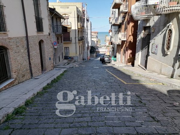 negozio in vendita a Sant'Agata di Militello