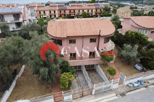 casa indipendente in vendita a Sant'Agata di Militello