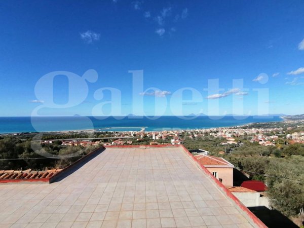 casa indipendente in vendita a Sant'Agata di Militello