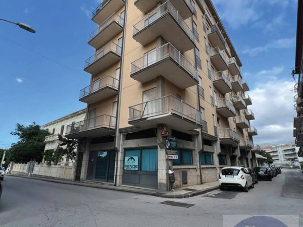 negozio in vendita a Sant'Agata di Militello