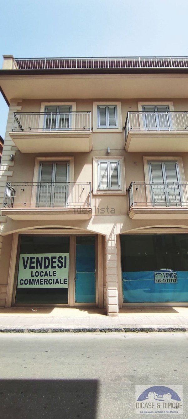 locale commerciale in vendita a Sant'Agata di Militello