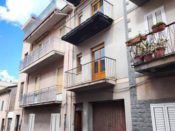 casa indipendente in vendita a Sant'Agata di Militello