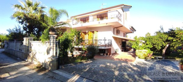casa indipendente in vendita a Sant'Agata di Militello