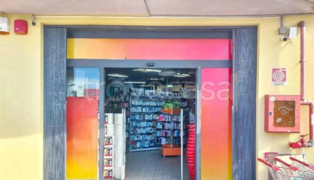 negozio in vendita a Sant'Agata di Militello