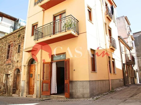 casa indipendente in vendita a Sant'Agata di Militello