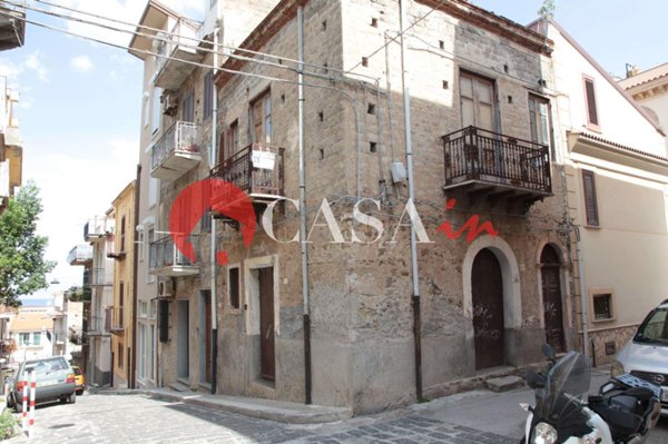 casa indipendente in vendita a Sant'Agata di Militello