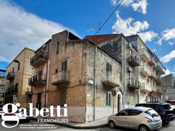 casa indipendente in vendita a Sant'Agata di Militello