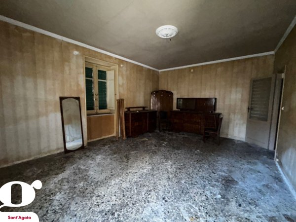 casa indipendente in vendita a Sant'Agata di Militello