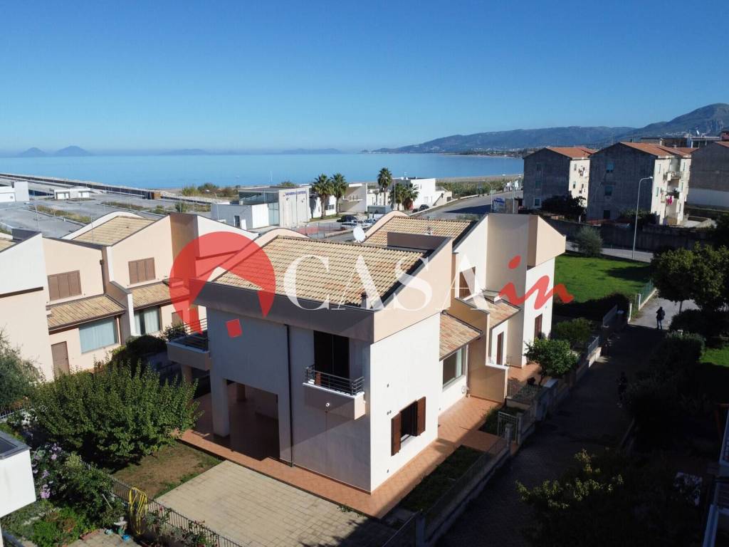 casa indipendente in vendita a Sant'Agata di Militello