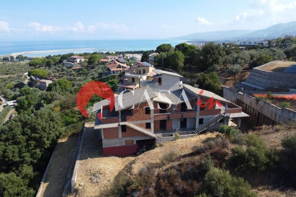 casa indipendente in vendita a Sant'Agata di Militello