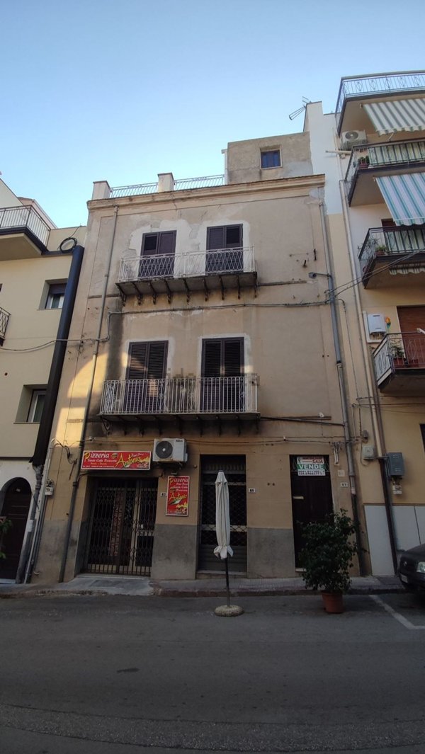 esavano in vendita a Sant'Agata di Militello